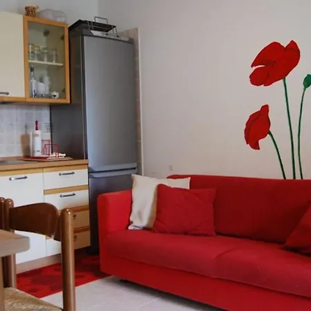 Comfy With Balcony And Ac Apartment *